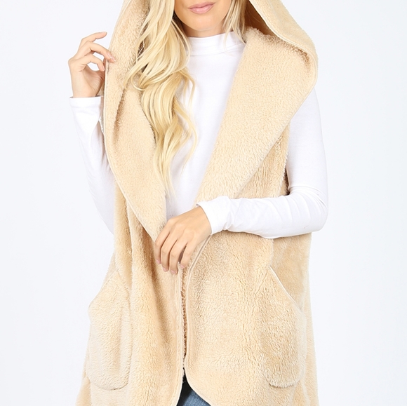 ⭐ Only 1 Left⭐Zenana Hooded Faux Fur Vest Cream - Picture 3 of 3